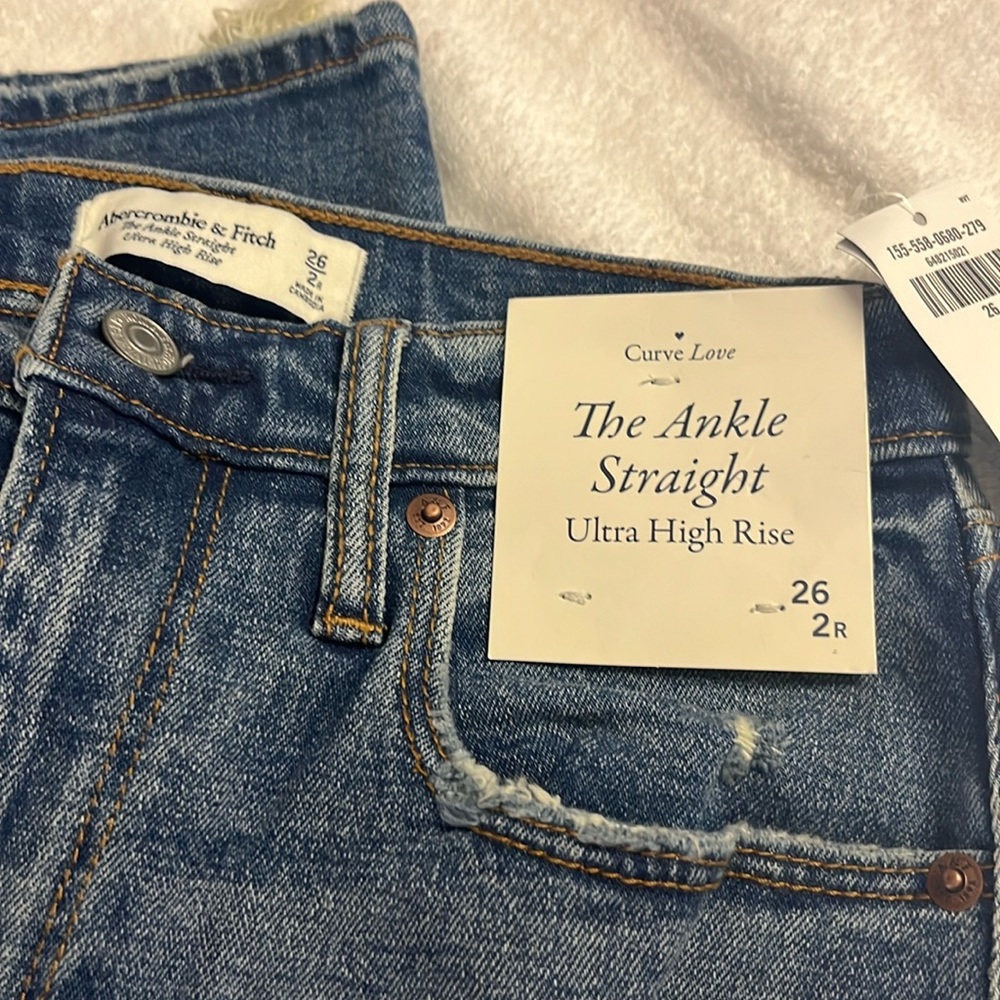 Abercrombie and Fitch A&E  Distressed Ankle Straight Blue Jeans  Sz 2  - NWT